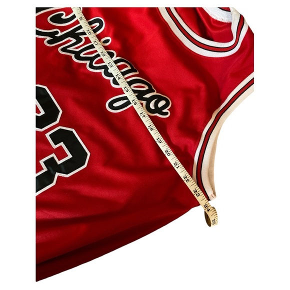 Host Pick-Authentic 1983-84 Michael Jordan Jersey Mitchell & Ness Chicago Bulls - Picture 6 of 6